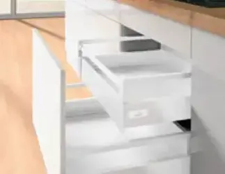 Atira vnútorná zásuvka s relingom; 144/470mm; biela